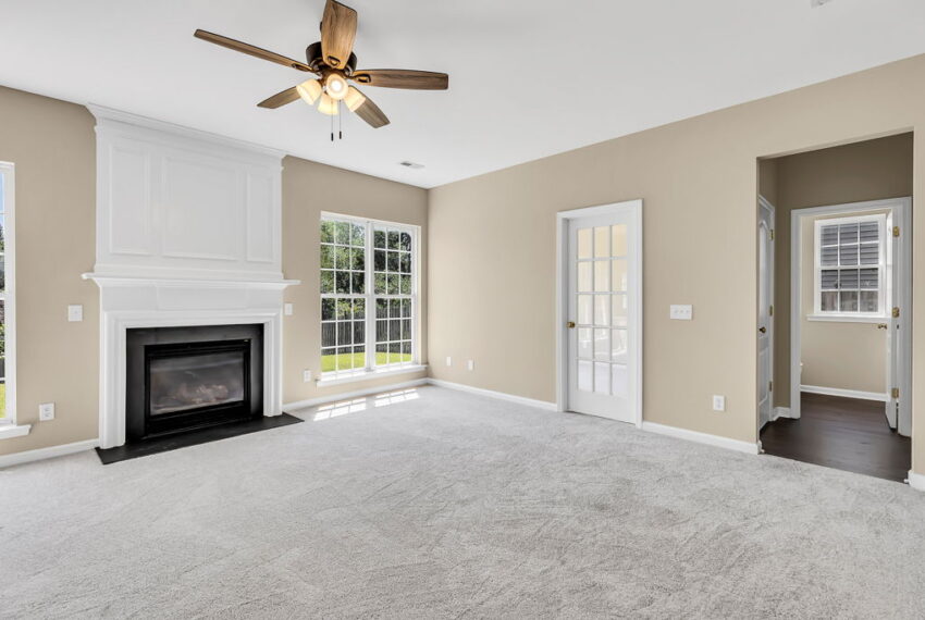 3428 Silverlake Ct-13