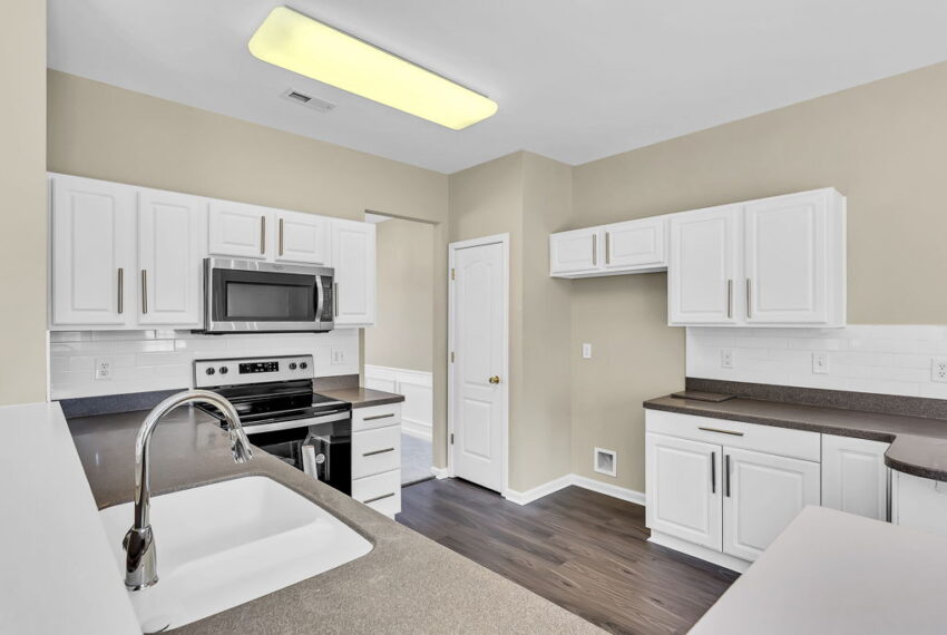 3428 Silverlake Ct-21