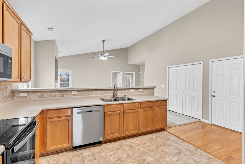 5314 Silverbrook Drive-15