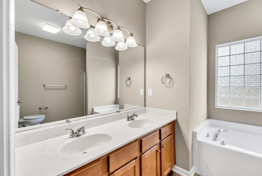 5314 Silverbrook Drive-23