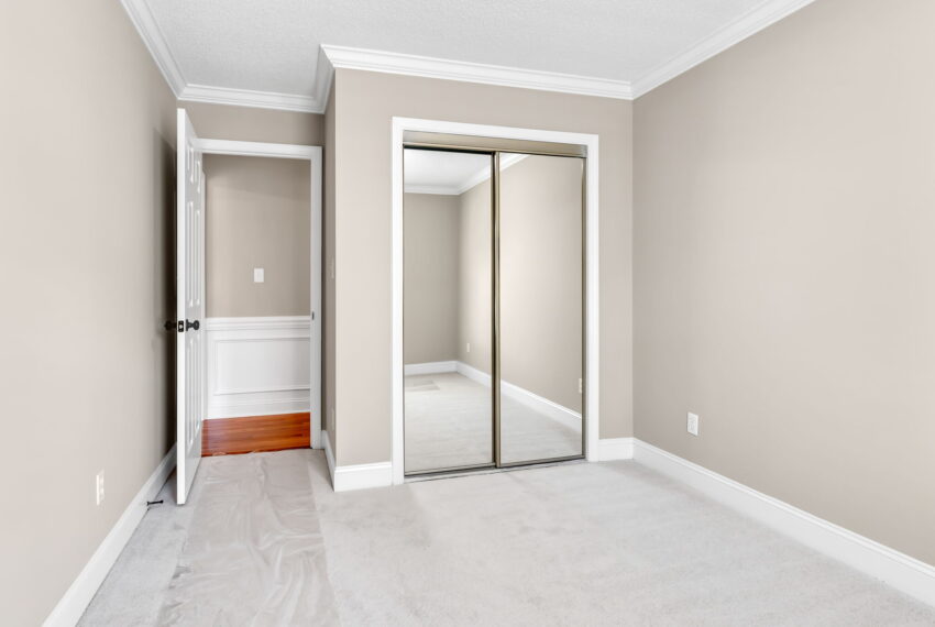 3222 Derby Circle-18