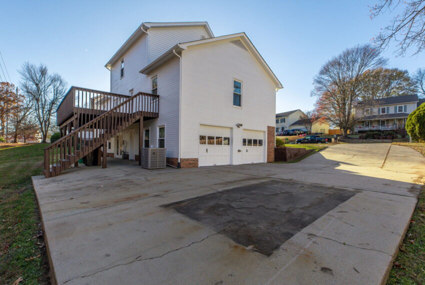 3222 Derby Circle-33