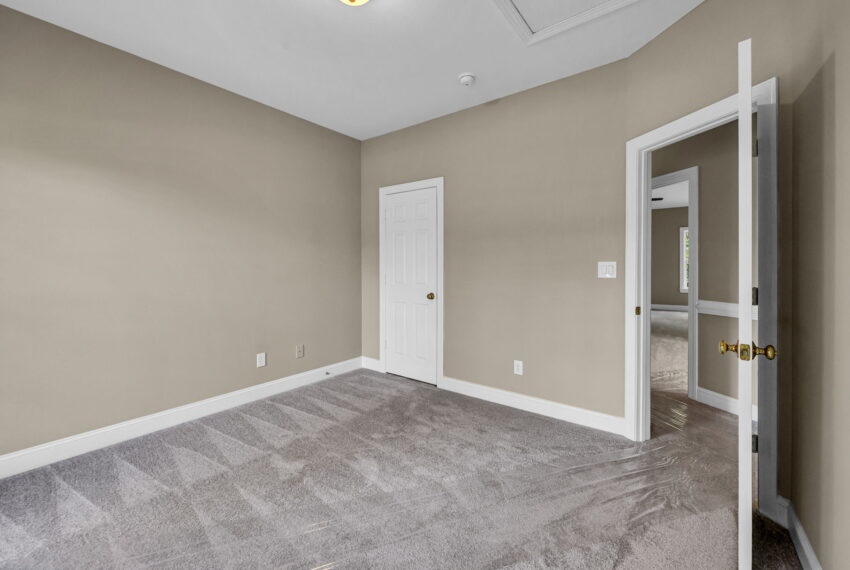 1502 Finwick Drive-28