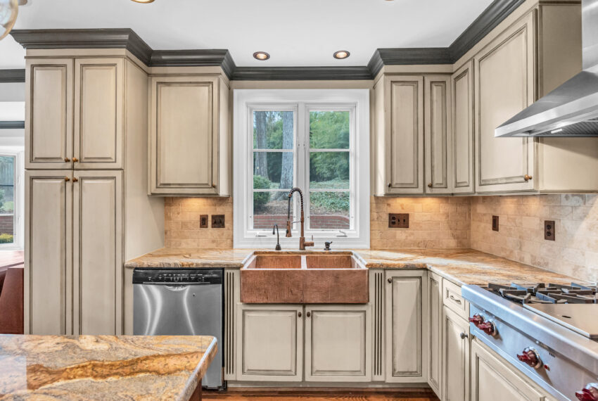 213 Elmwood Drive-17