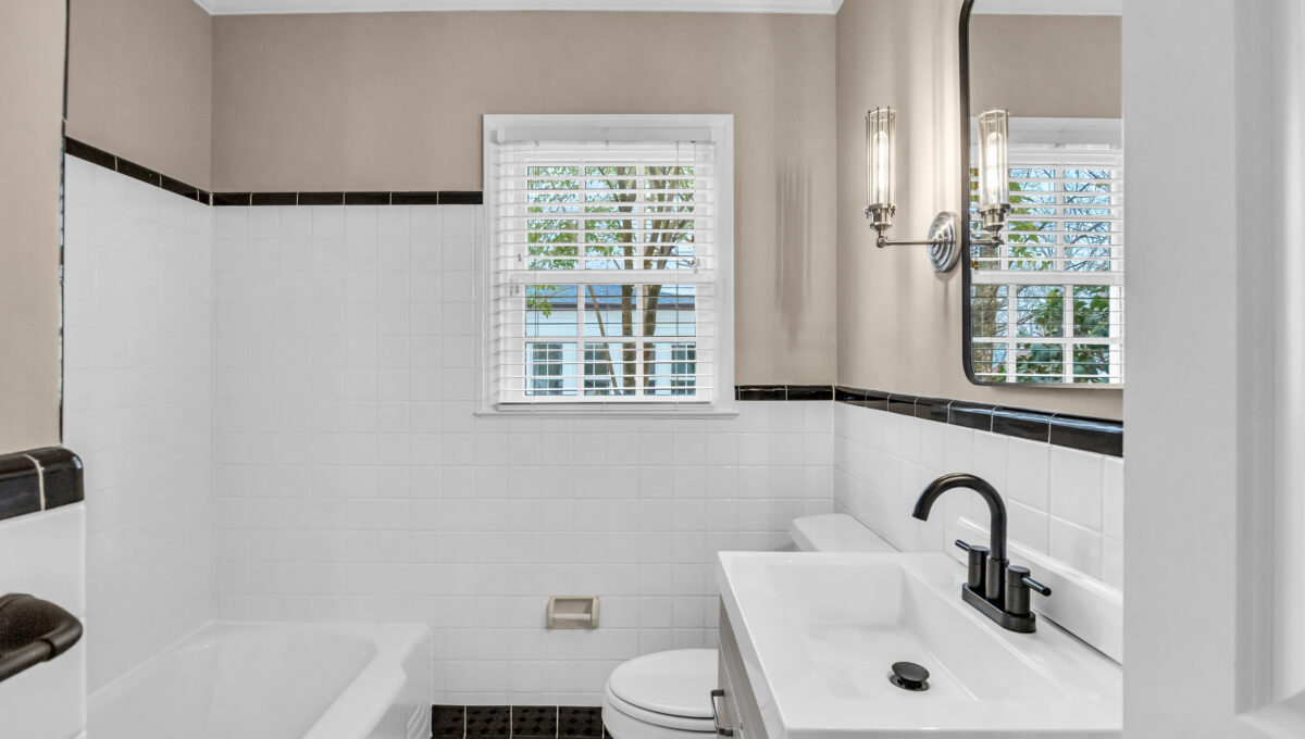 213 Elmwood Drive-29