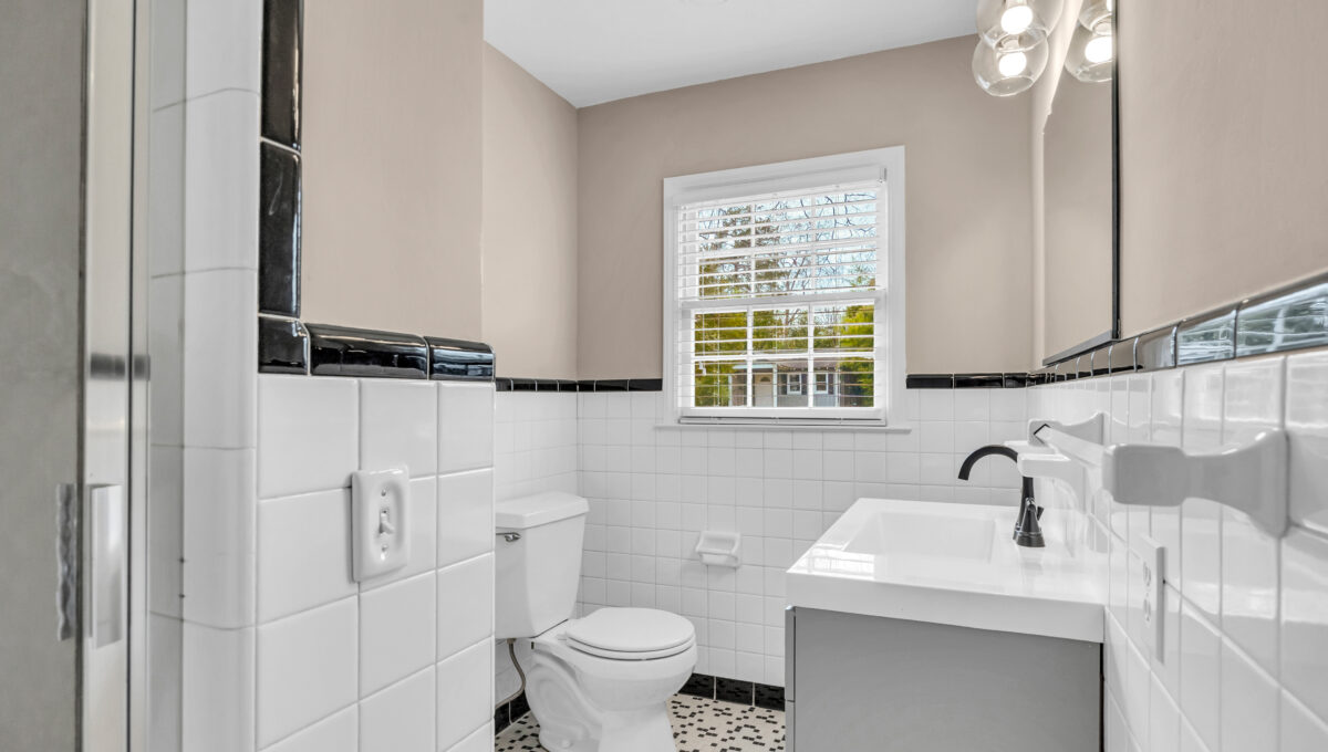 213 Elmwood Drive-33