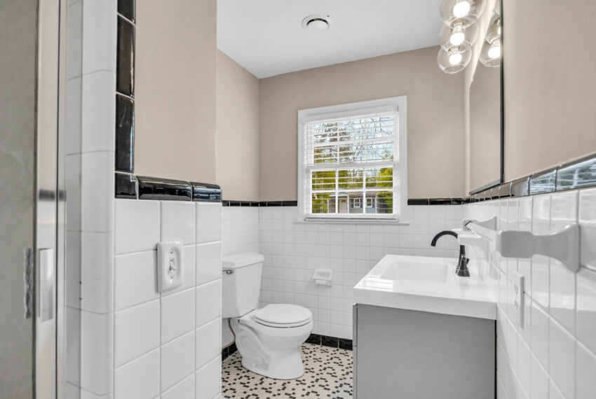 213 Elmwood Drive-33