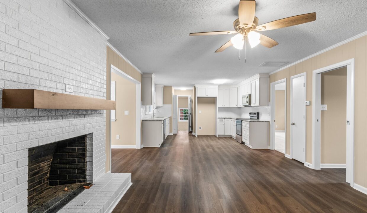 08-1413 Rankin Road Family Room 3