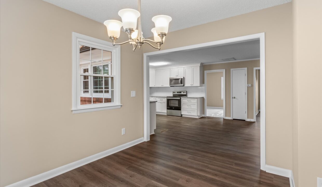 13-1413 Rankin Road Dining Room 3