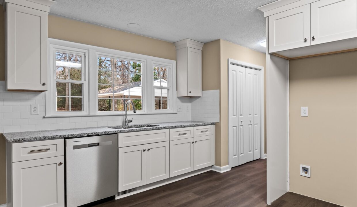 16-1413 Rankin Road Kitchen 3