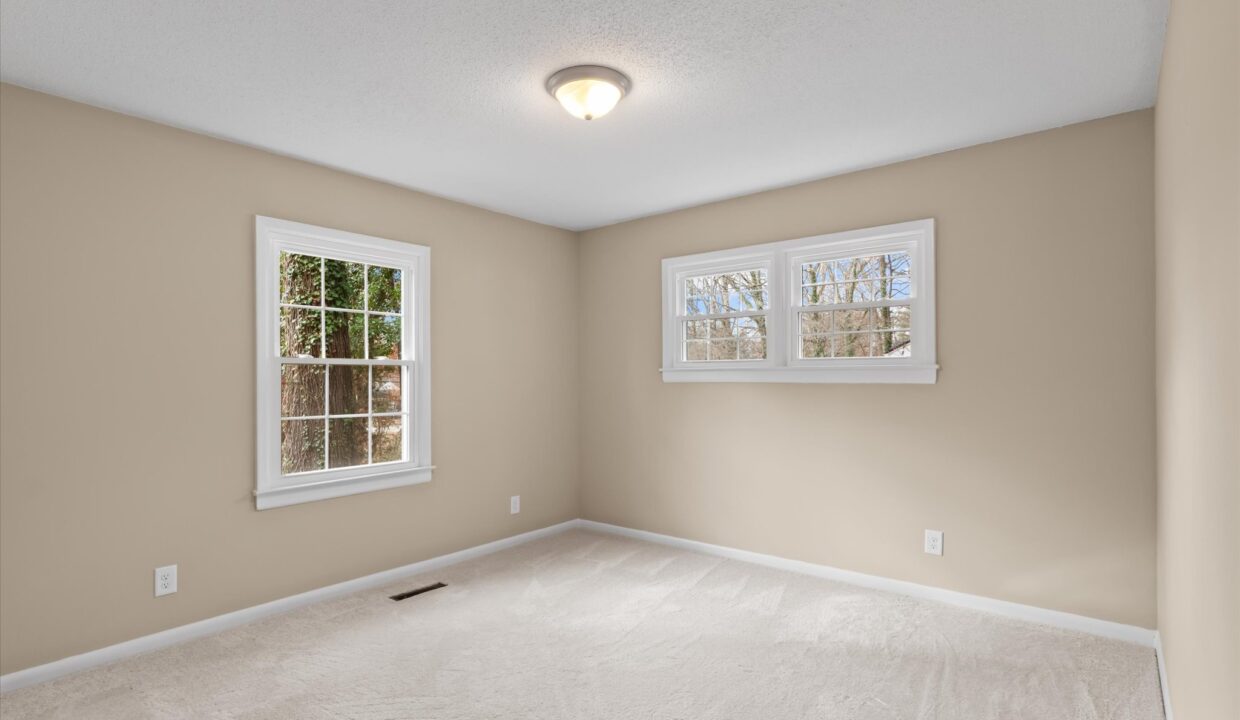 28-1413 Rankin Road Bedroom 2 1