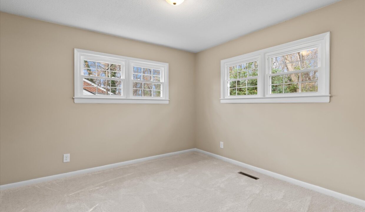 31-1413 Rankin Road Bedroom 3 1