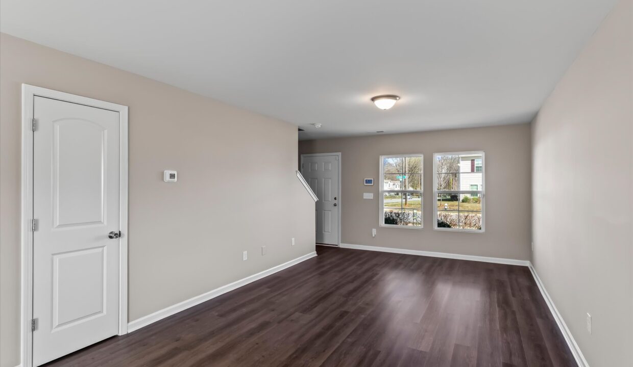 03-109 Lemon Lane Great Room 1