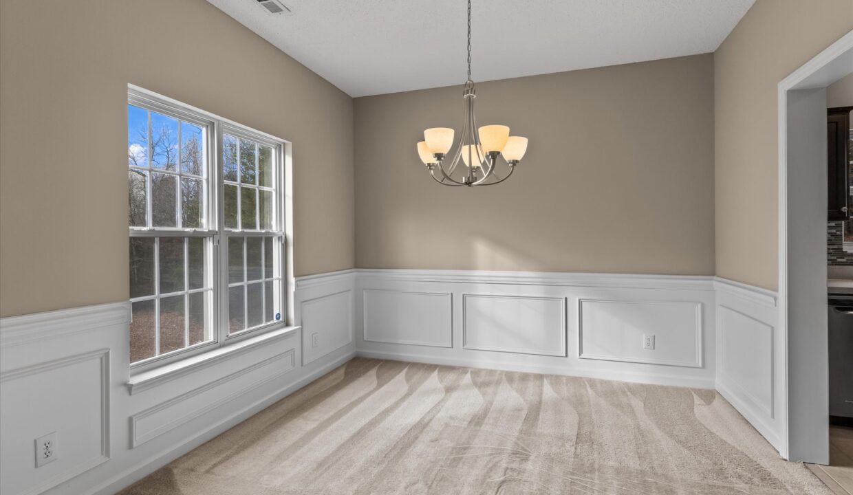 08-5410 Angle Oaks Drive Dining Room 1