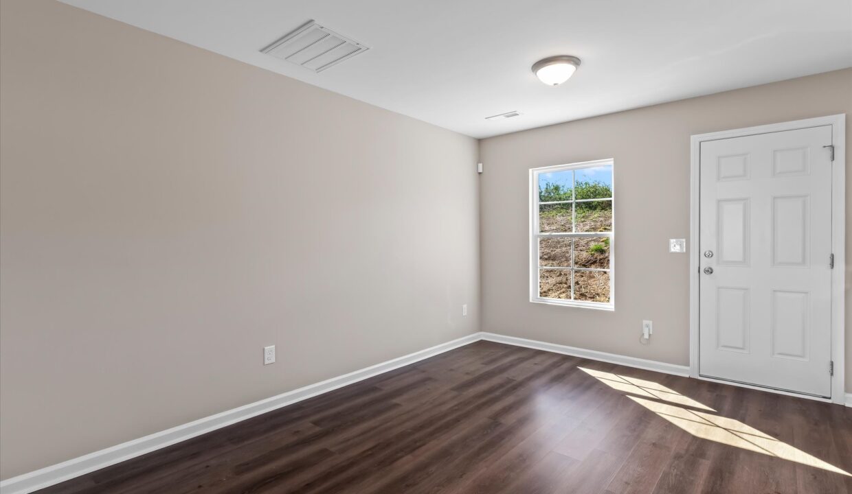 09-109 Lemon Lane Dining Room 1