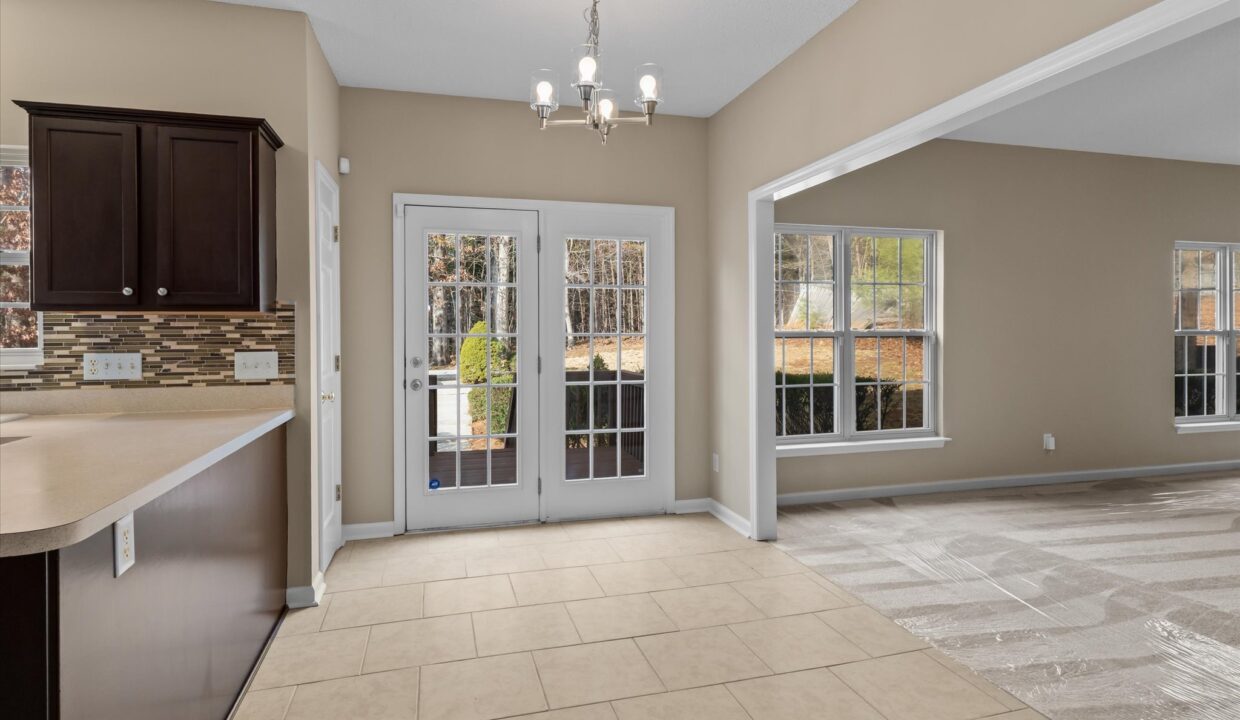 13-5410 Angle Oaks Drive Breakfast Nook 1