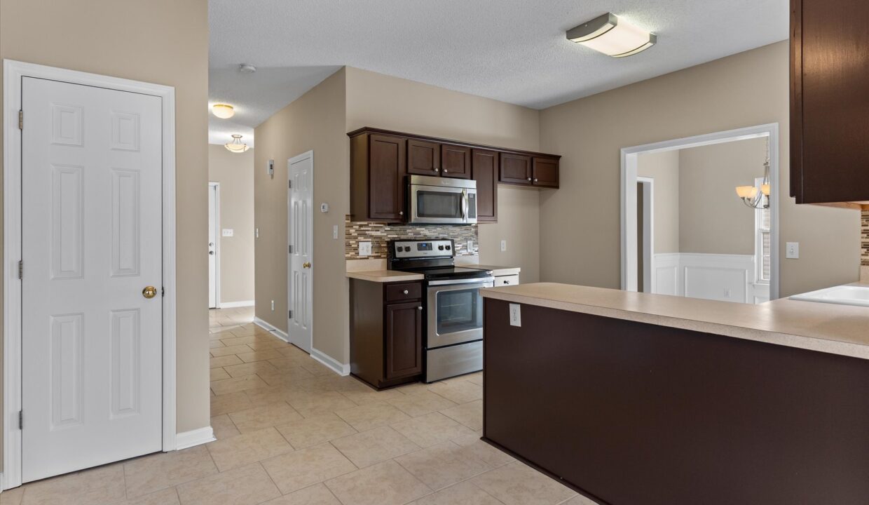 14-5410 Angle Oaks Drive Breakfast Nook 2