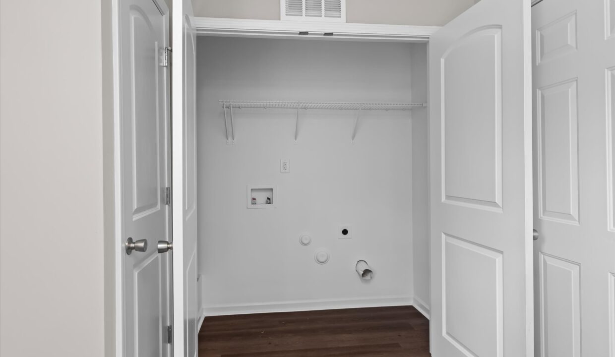 15-109 Lemon Lane Laundry