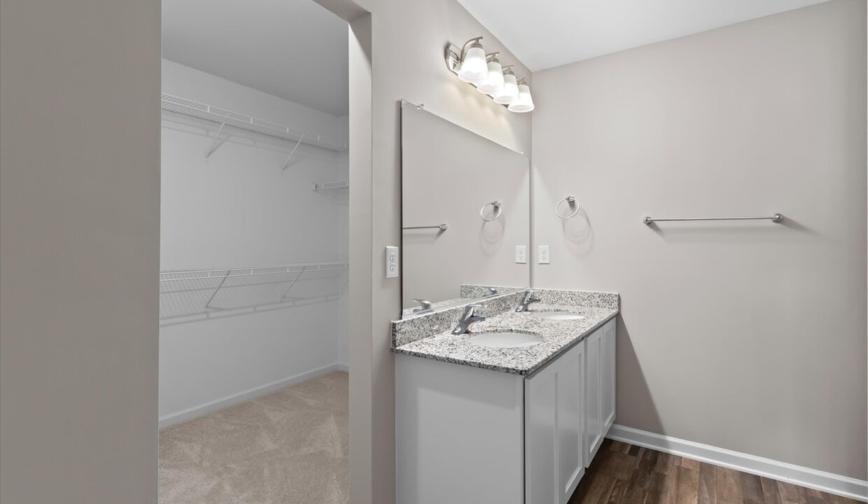 21-109 Lemon Lane Primary Bedroom Bath 1