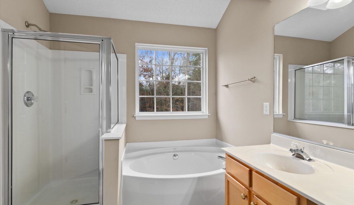 22-5410 Angle Oaks Drive Primary Bedroom Bath