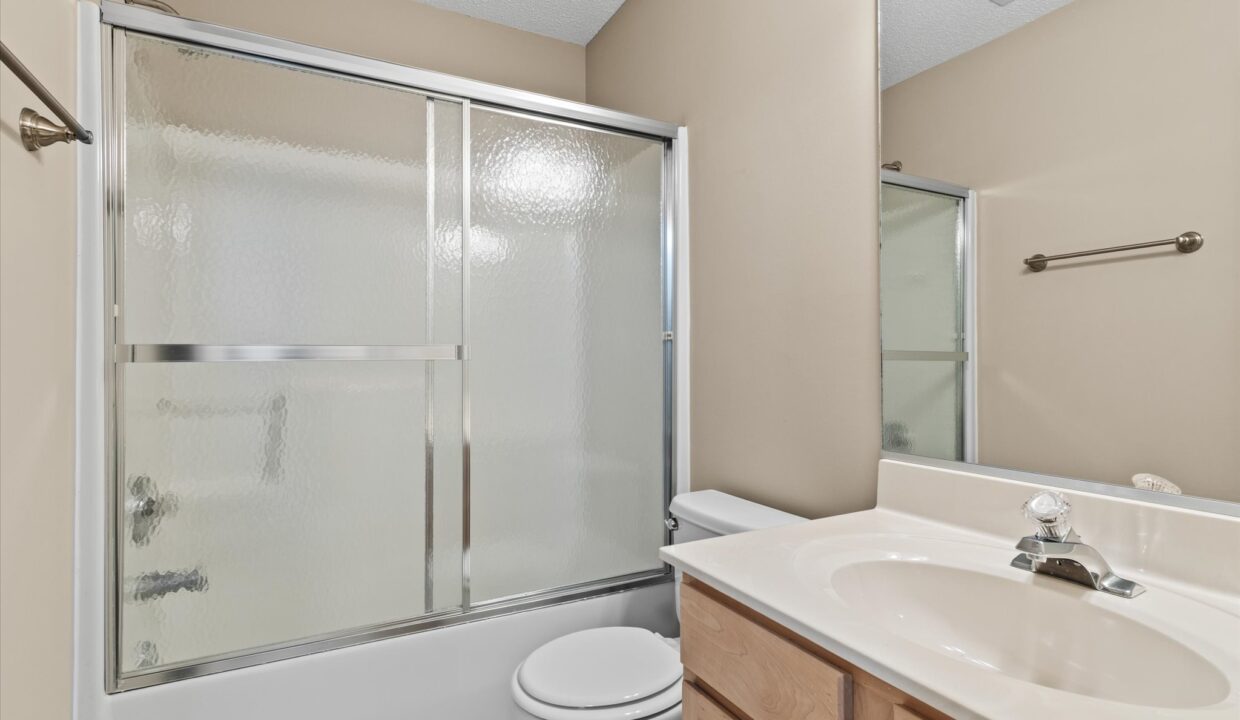 26-5410 Angle Oaks Drive Hall Bath 1