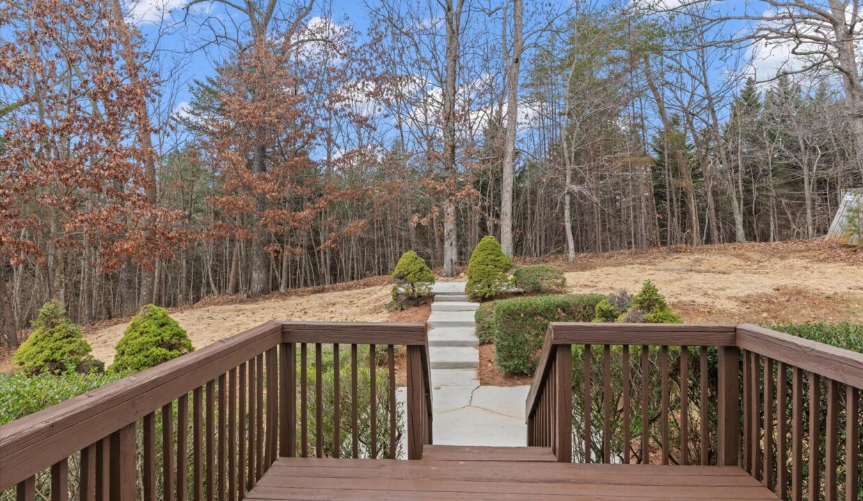 27-5410 Angle Oaks Drive Deck 1