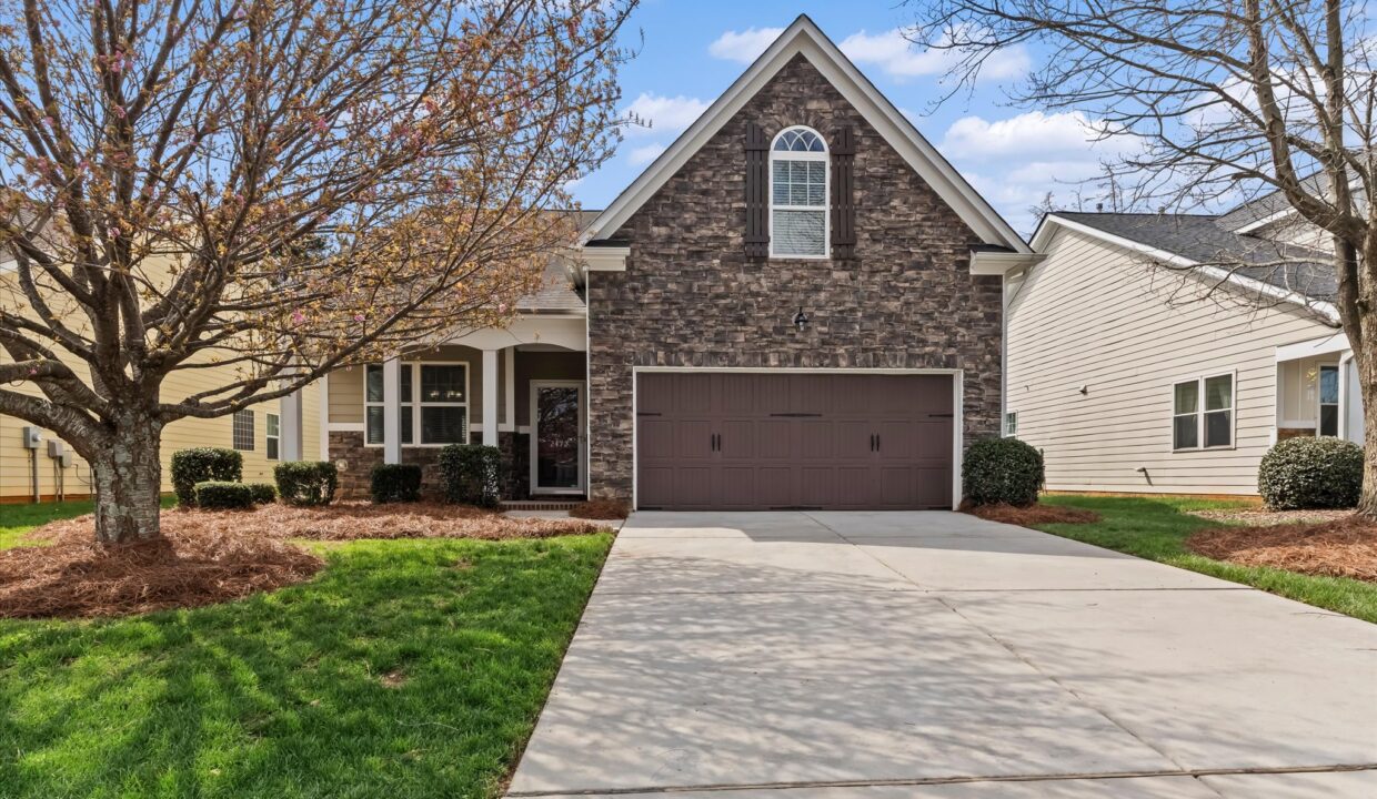 01-2472 Birch View Drive Front 1