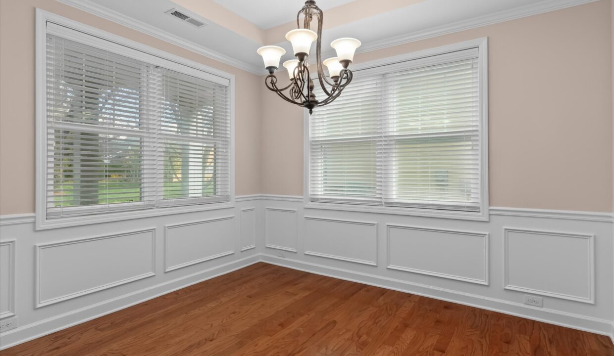 05-2472 Birch View Drive Dining Room 1
