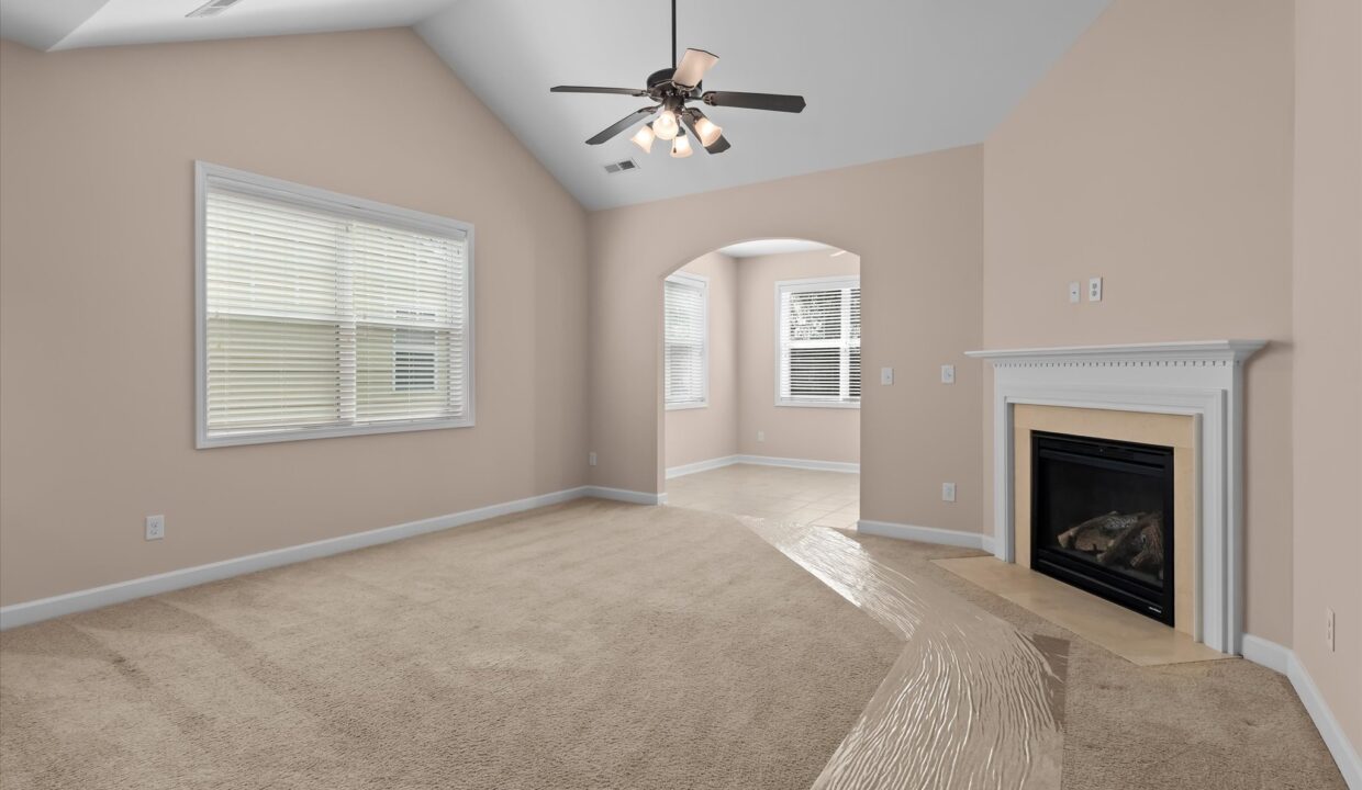 11-2472 Birch View Drive Great Room 1