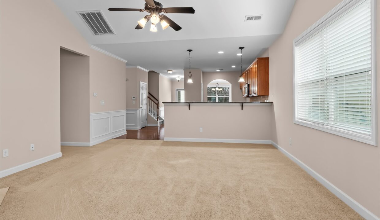 14-2472 Birch View Drive Great Room 4
