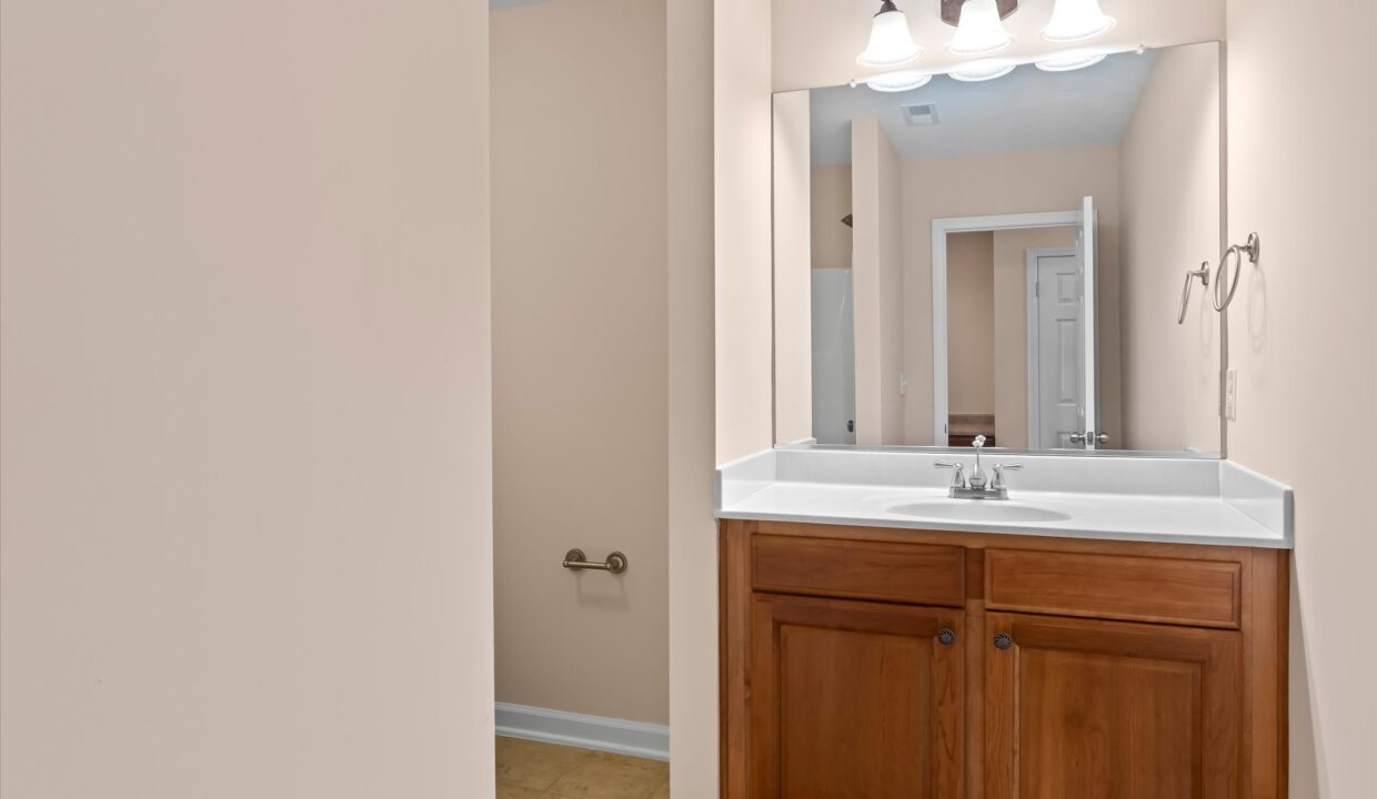 29-2472 Birch View Drive Full Bath 1
