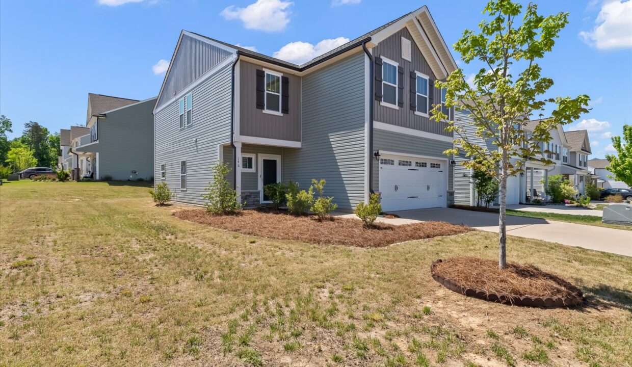 03-146 Centerplace Drive Front 2