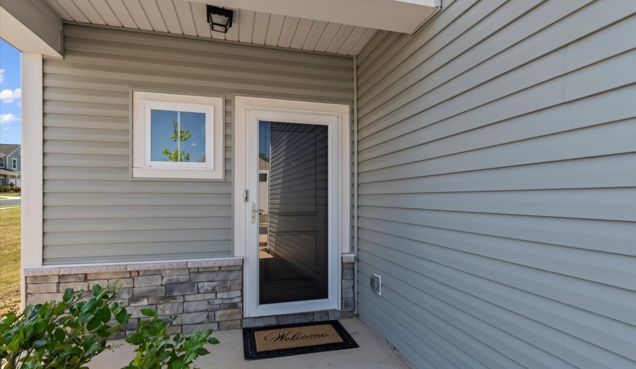 04-146 Centerplace Drive Front 3