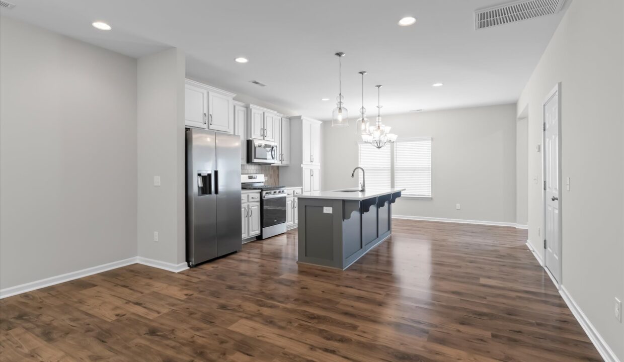 05-4462 Wesmar Drive Living Room 3