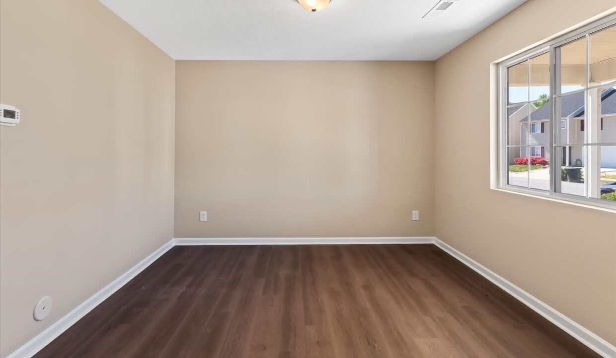 05-5011 Emberly Drive Living Room 1