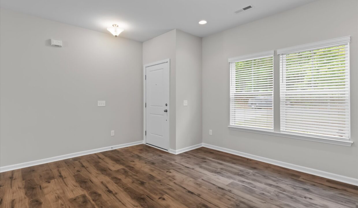 06-4462 Wesmar Drive Living Room 4