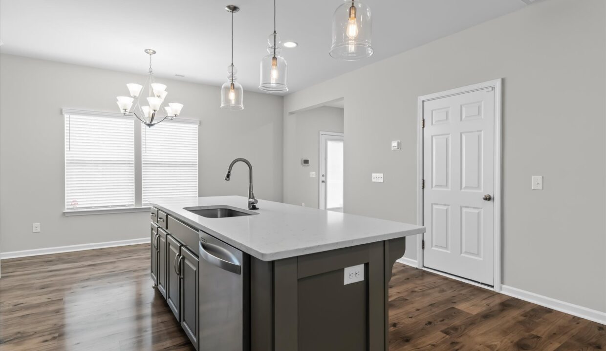 07-4462 Wesmar Drive Kitchen 1