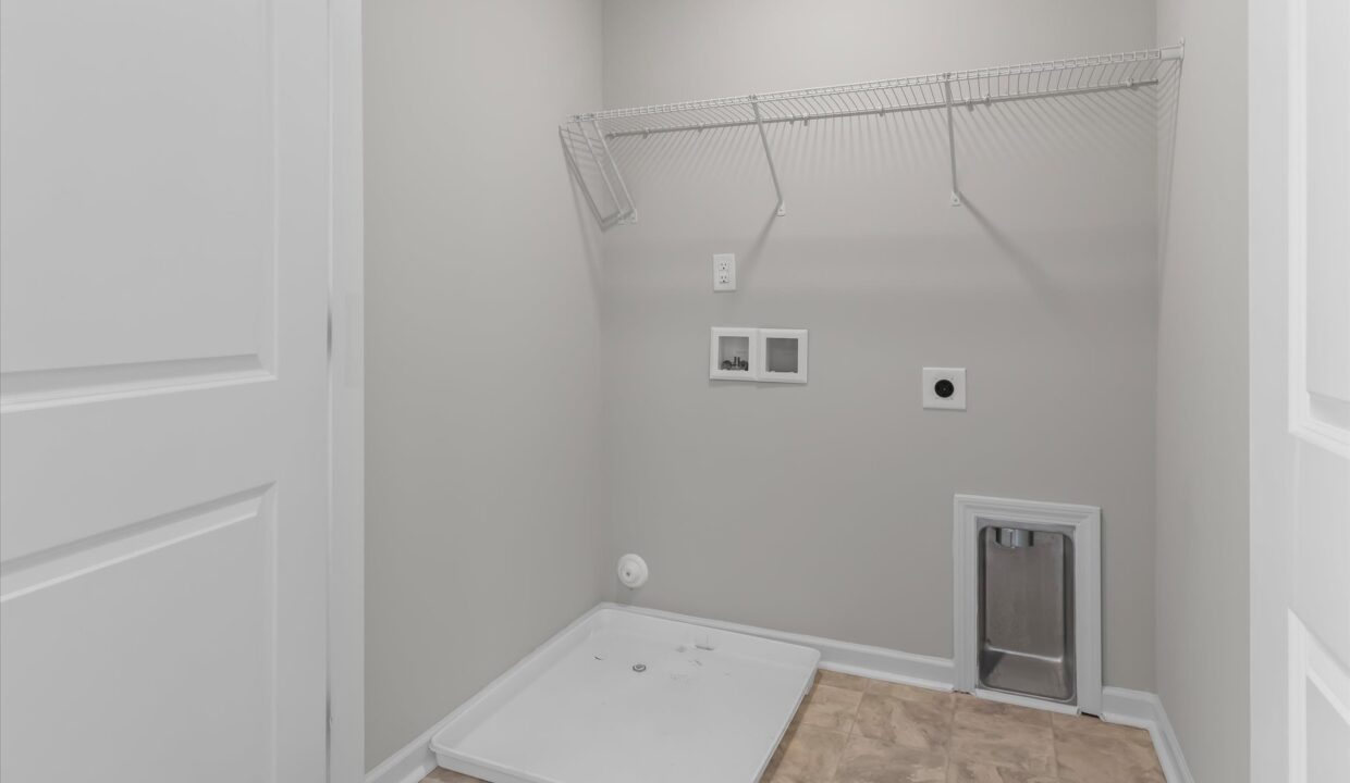 14-4462 Wesmar Drive Laundry