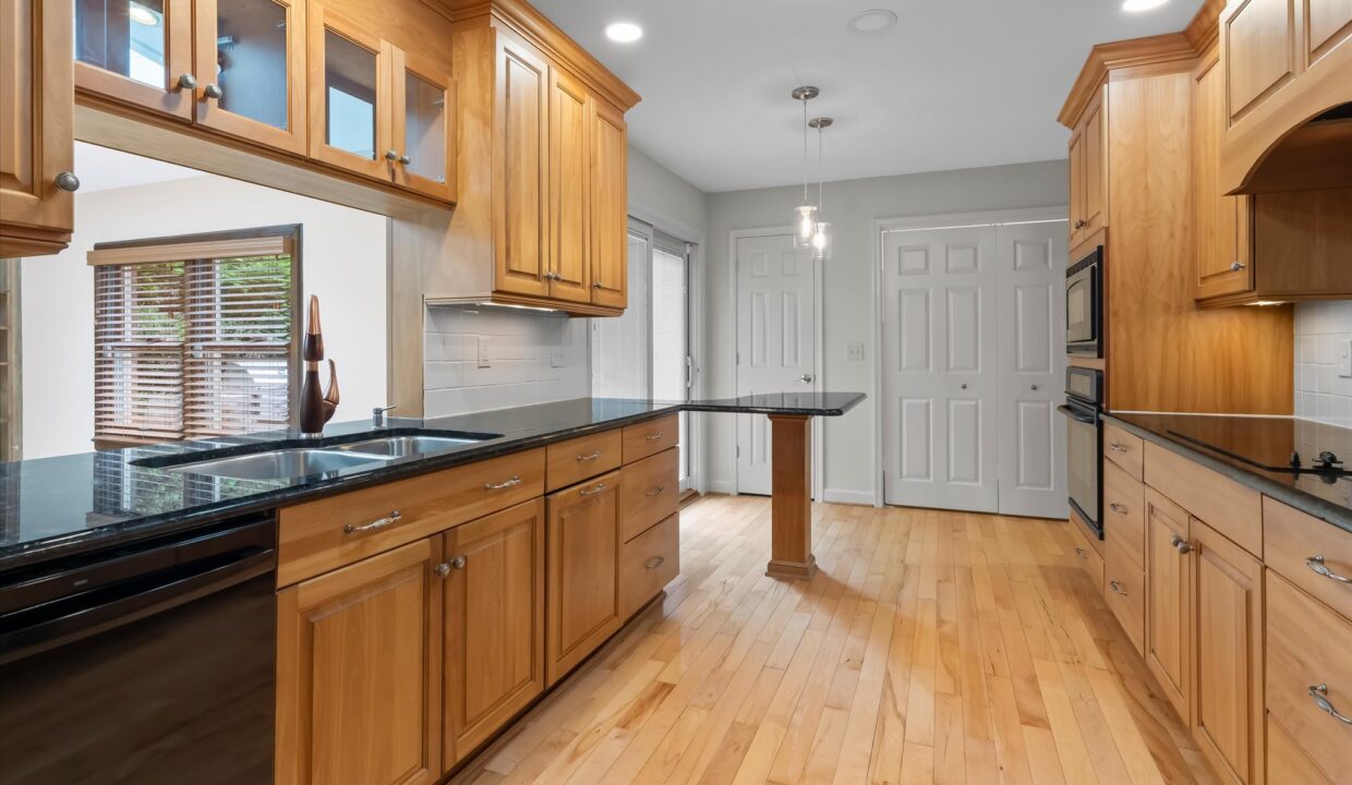 16-900 Brintonial Way Kitchen 1