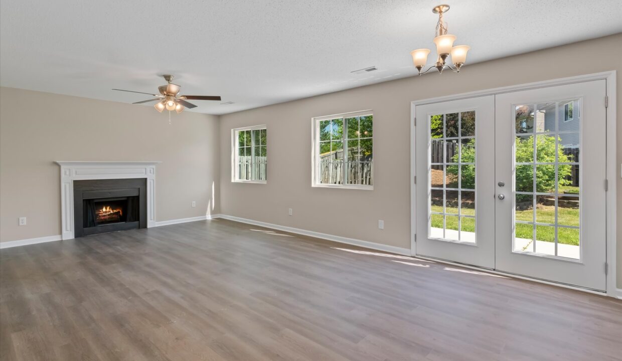17-5011 Emberly Drive Great Room 3