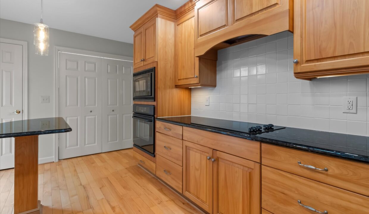 17-900 Brintonial Way Kitchen 2