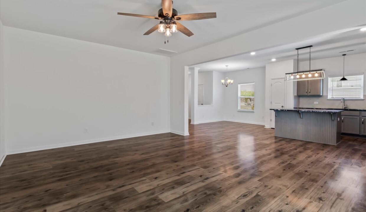 18-146 Centerplace Drive Great Room 3