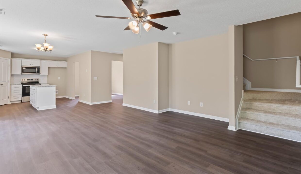 18-5011 Emberly Drive Great Room 4