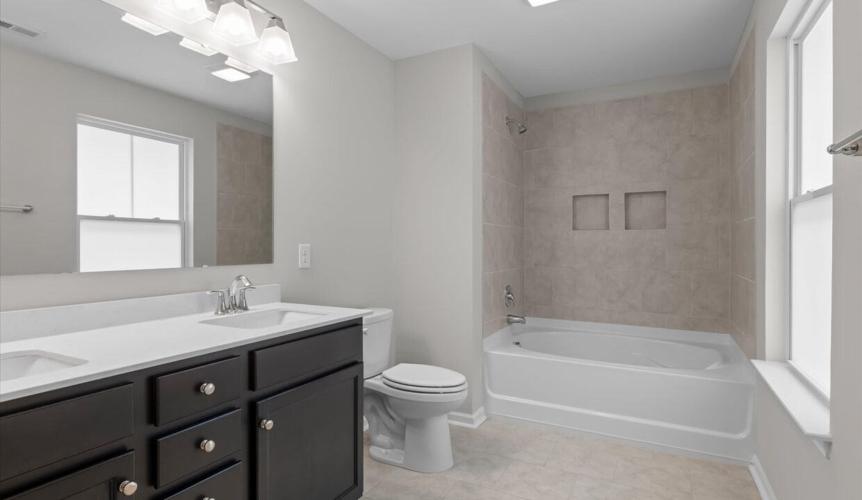 19-4462 Wesmar Drive Primary Bedroom Bath 1