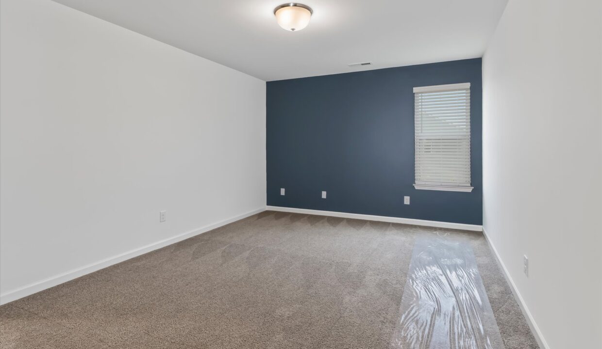 21-146 Centerplace Drive Bonus Room 1