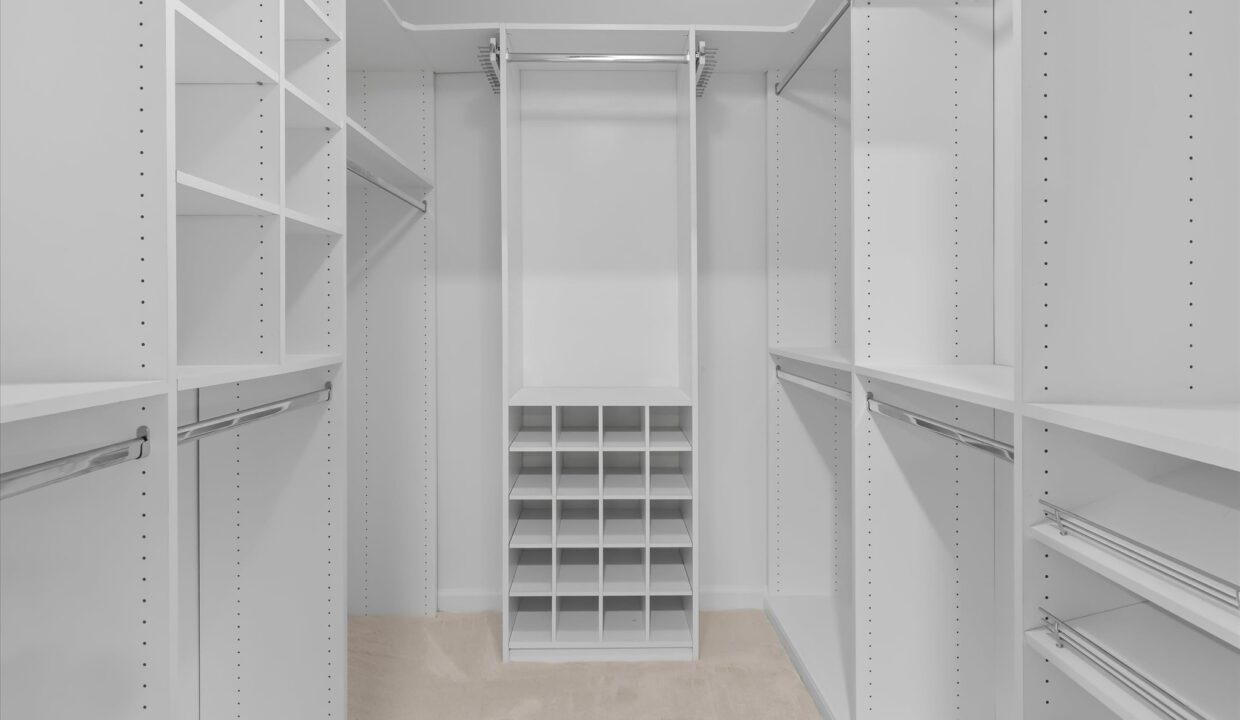 22-900 Brintonial Way Primary Bedroom Closet