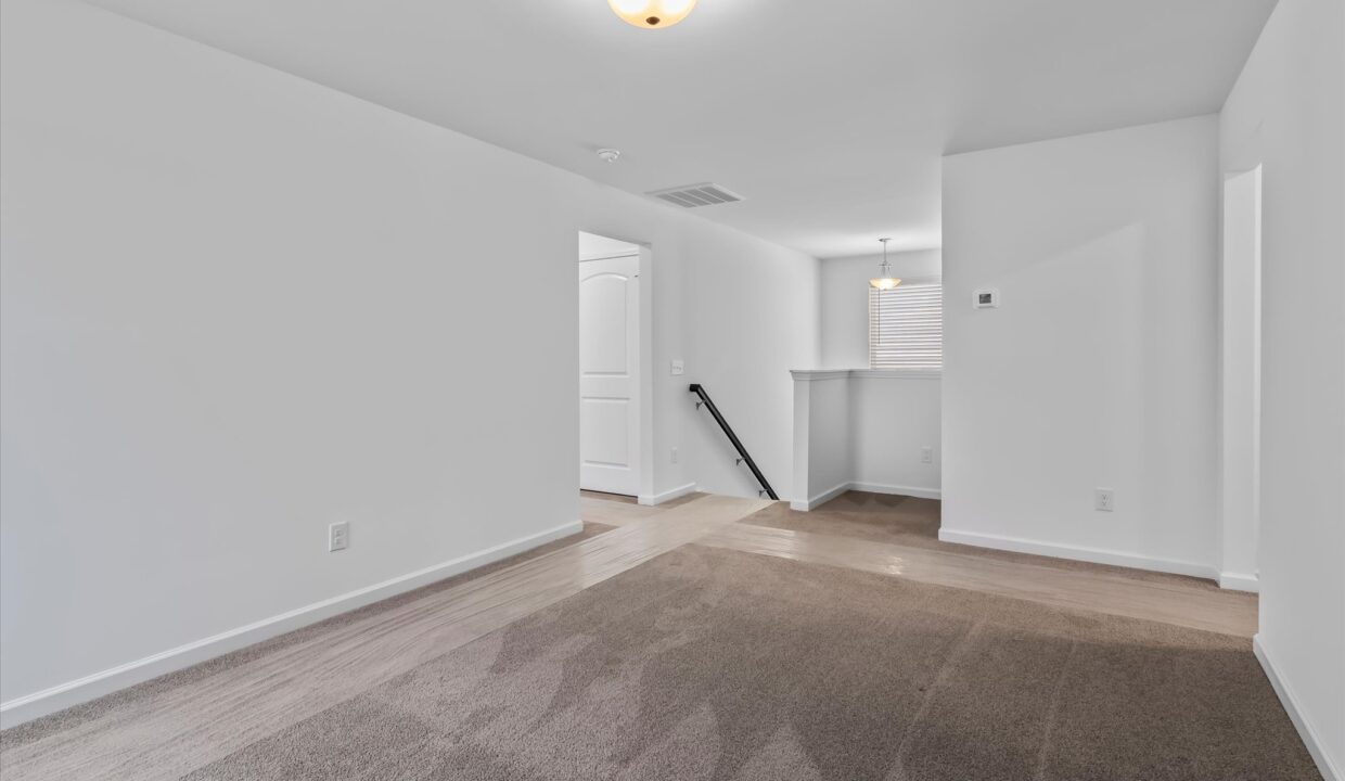 23-146 Centerplace Drive Bonus Room 3