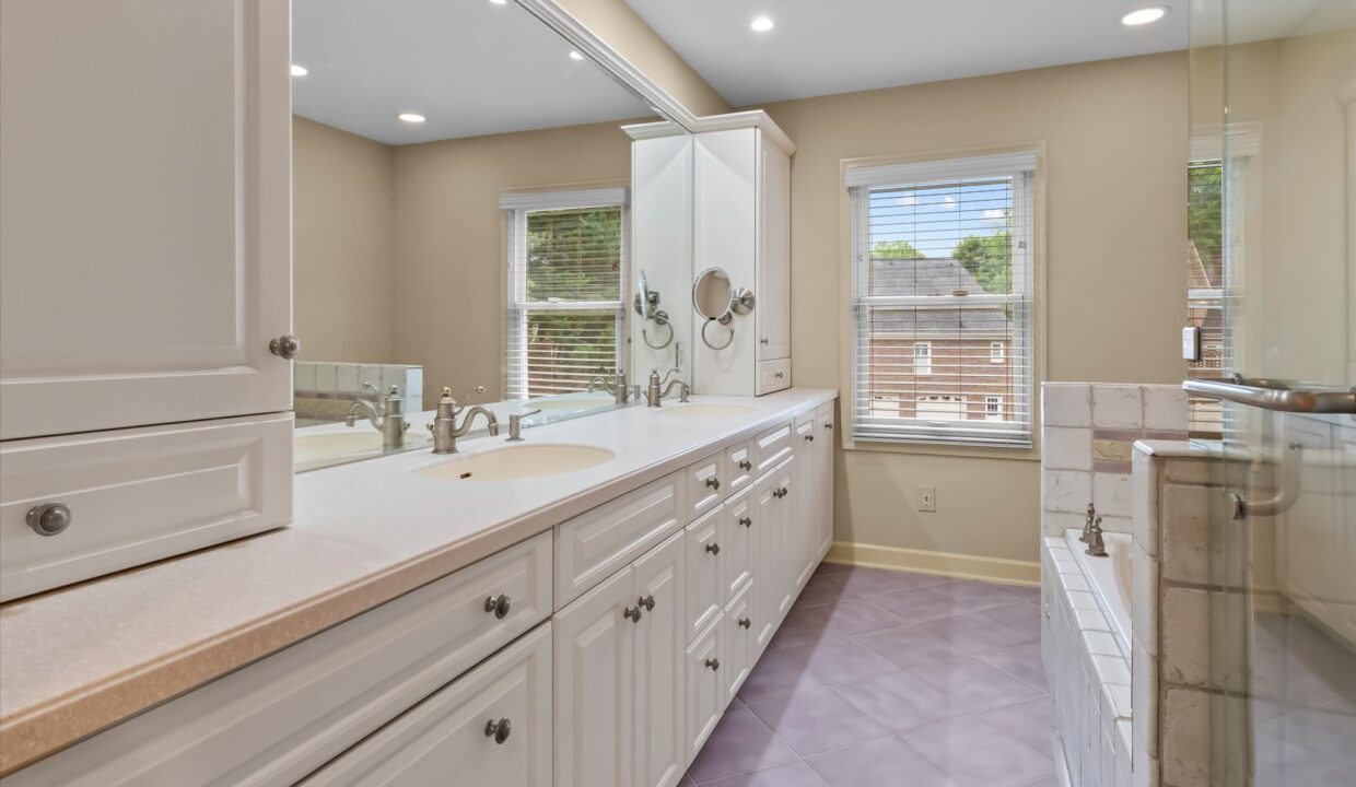 23-900 Brintonial Way Primary Bedroom Bath 1