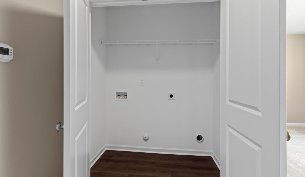 24-5011 Emberly Drive Laundry