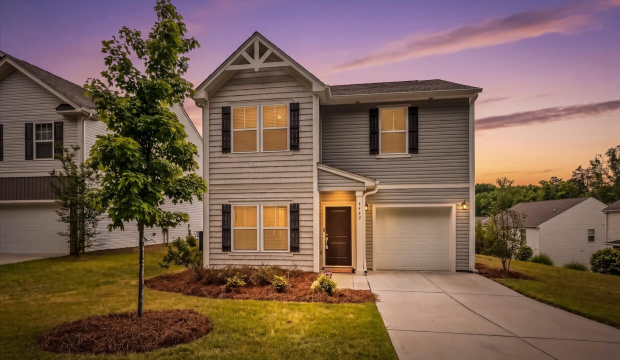 27-4462 Wesmar Drive Twilight 1